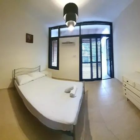 Апартаменты Lovely 2 Bedrooms In The Tourist Area In . Пафос